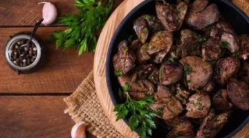 كبدة الدجاج بدبس الرمان على طريقة المطاعم الشهيرة بخطوات بسيطة في منزلك